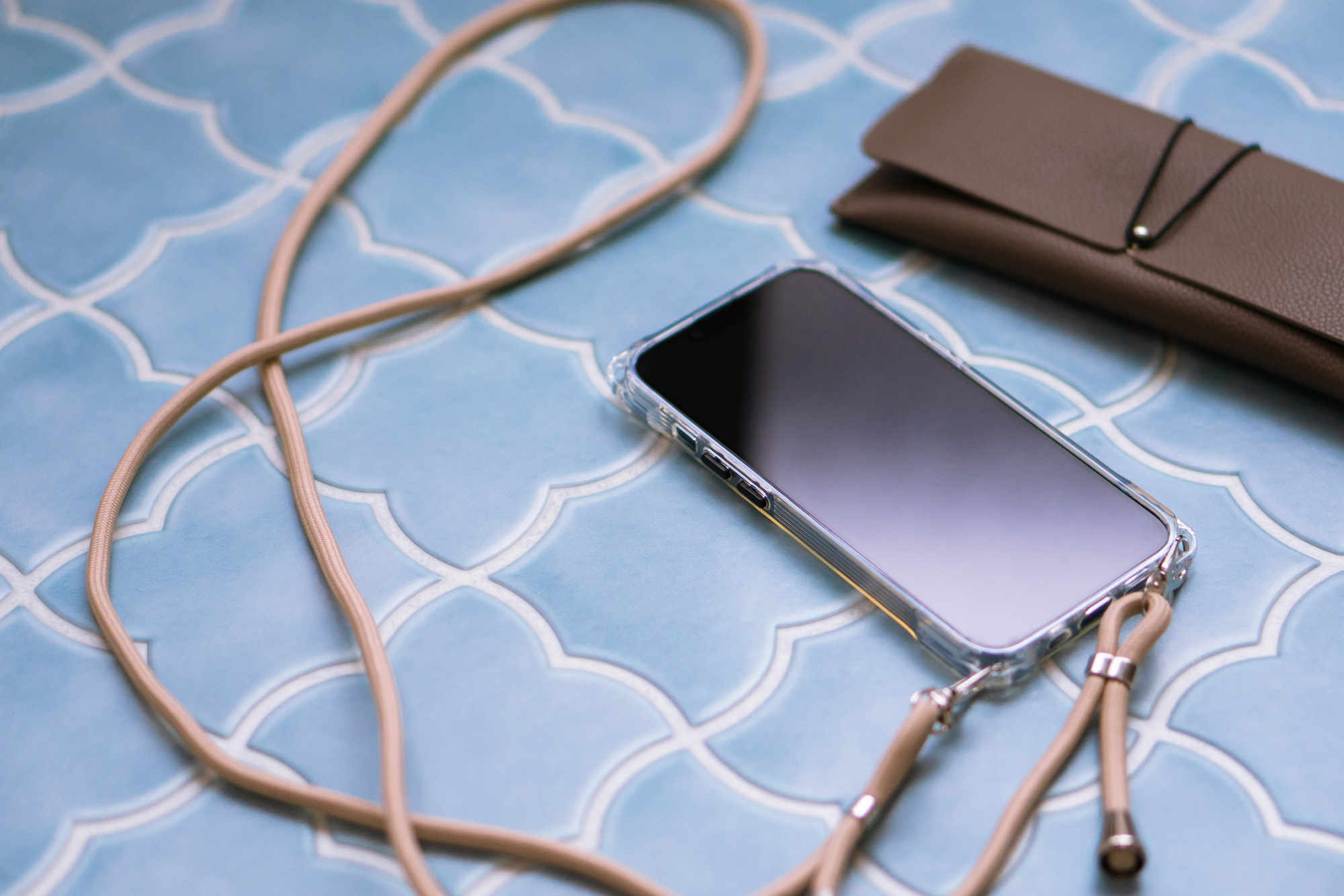 eSIMとは何か？初心者向けに仕組みとメリットをやさしく解説